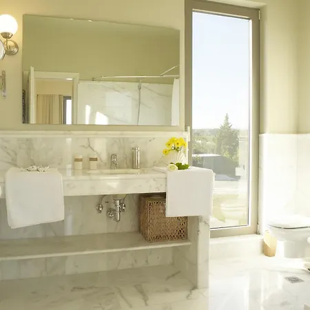 Luxury Trapezia Villa *