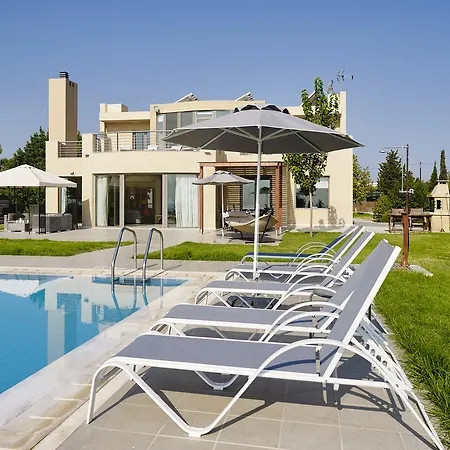 Luxury Trapezia Villa *