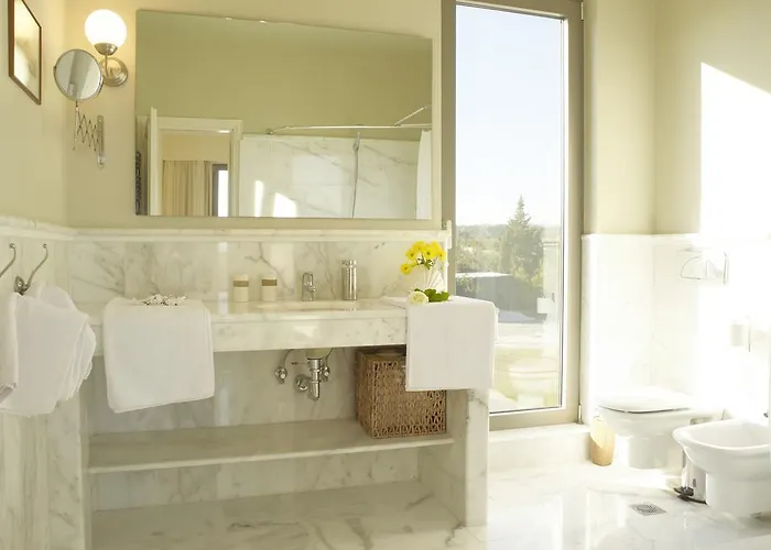 Luxury Trapezia Villa *