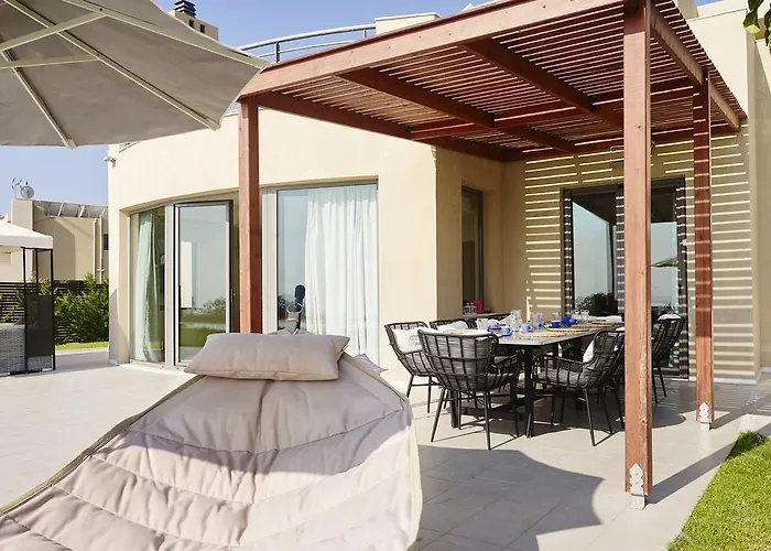 فيلة Luxury Trapezia أفانتو